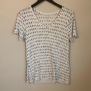 3 for $15🌿APT 9 V-neck shirt